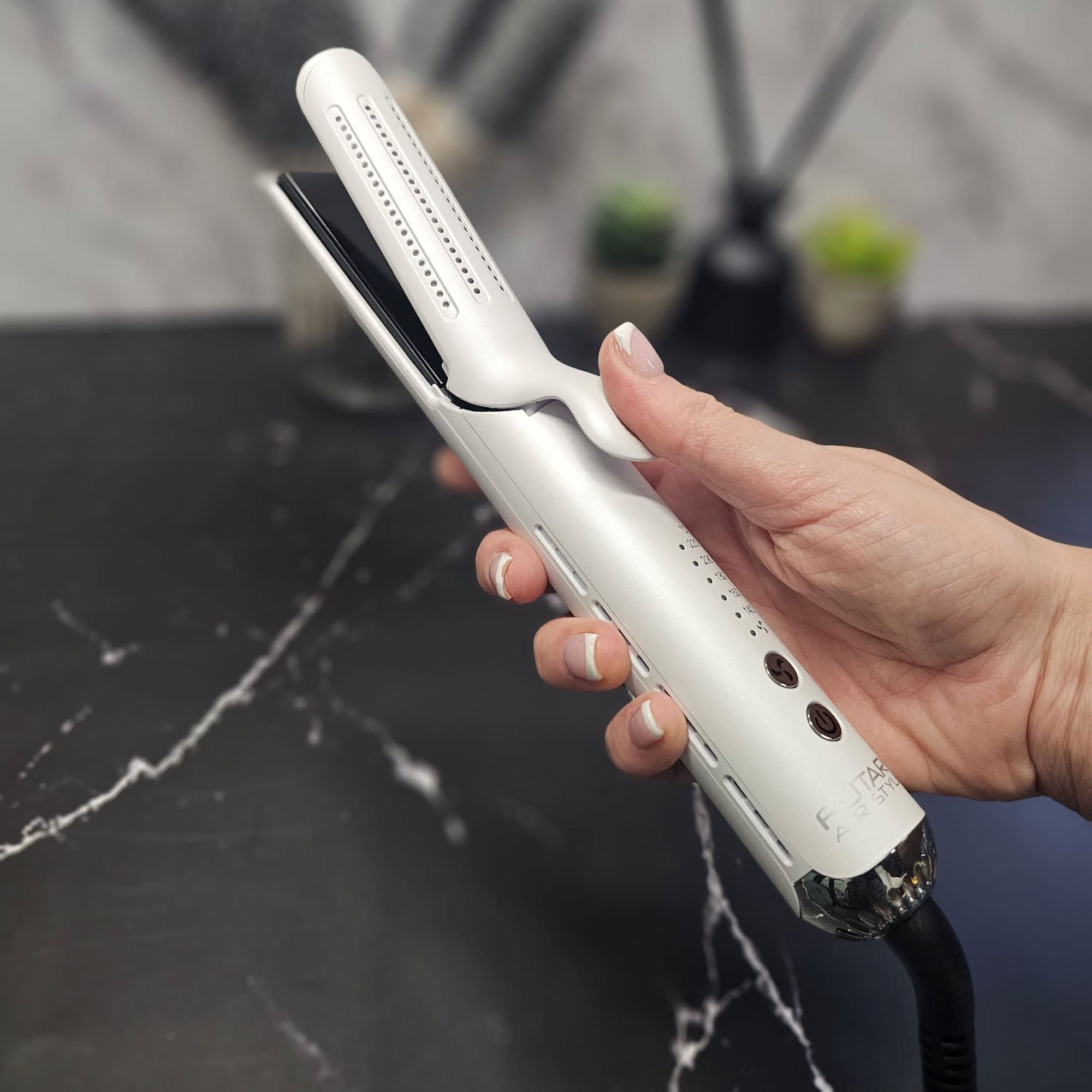 Electric Head Jog - Futaria 4 in 1 Air Styler